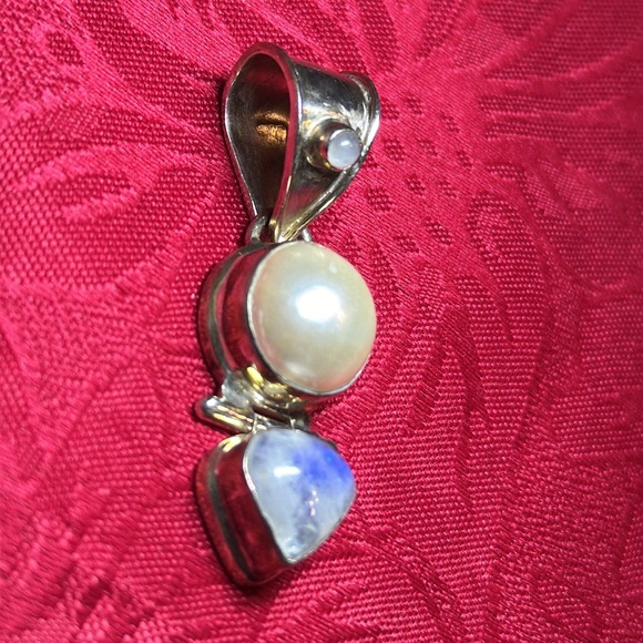 ❤️HOST PICK❤️ Labourite & Pearl Long 925 Stamped Pendant NWOT - Picture 4 of 8